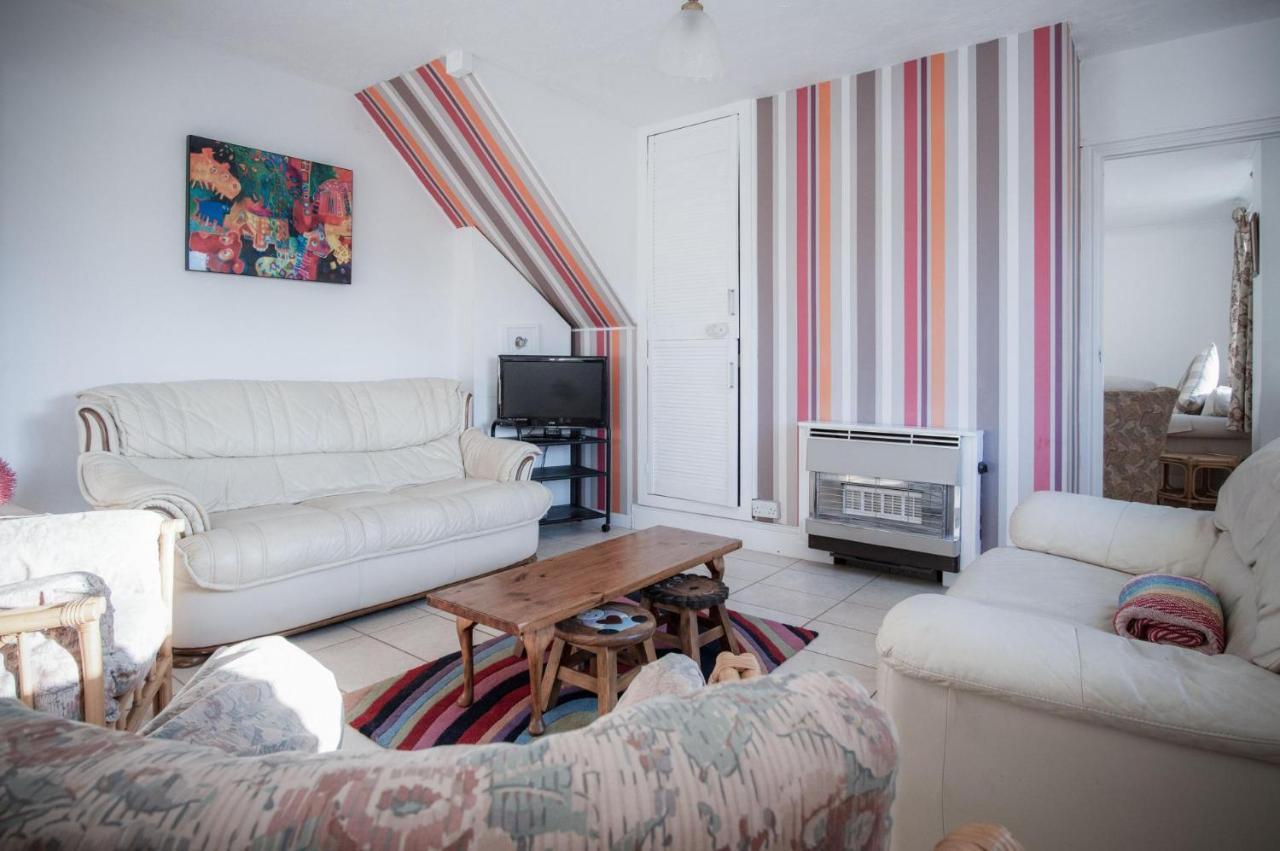 Maytree Cottage - 4 Bedroom Holiday Home - Тенбі Екстер'єр фото