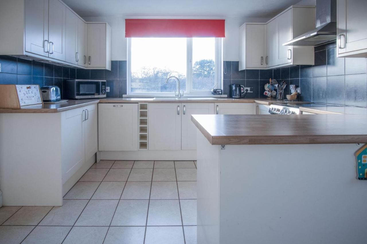 Maytree Cottage - 4 Bedroom Holiday Home - Тенбі Екстер'єр фото