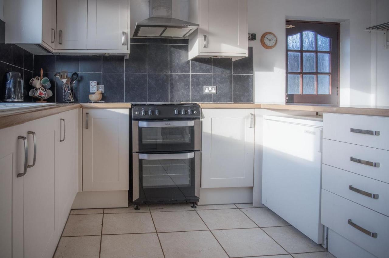 Maytree Cottage - 4 Bedroom Holiday Home - Тенбі Екстер'єр фото